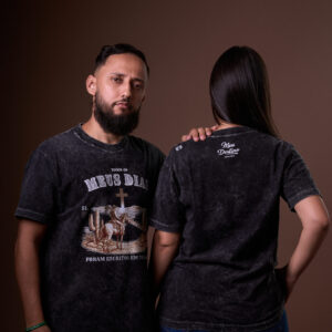 Camiseta Meu Destino Estonada Modelo